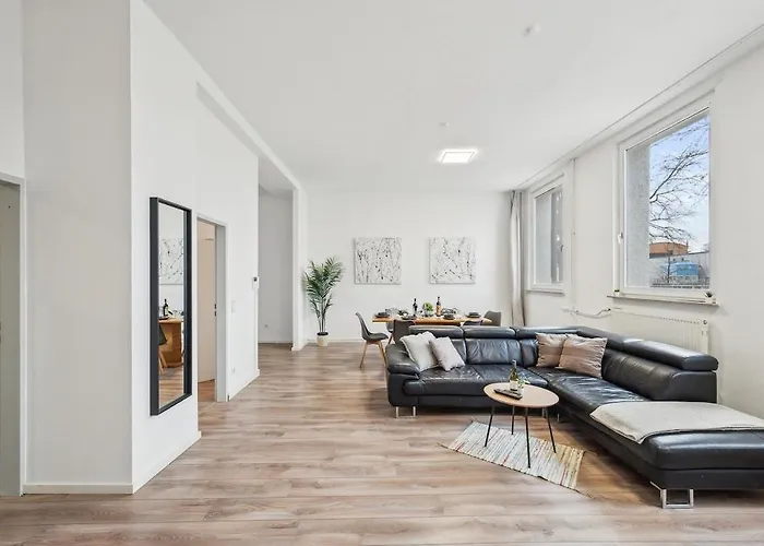 Yello Homes - Loft - Airport & Messe 6 Betten & Wifi