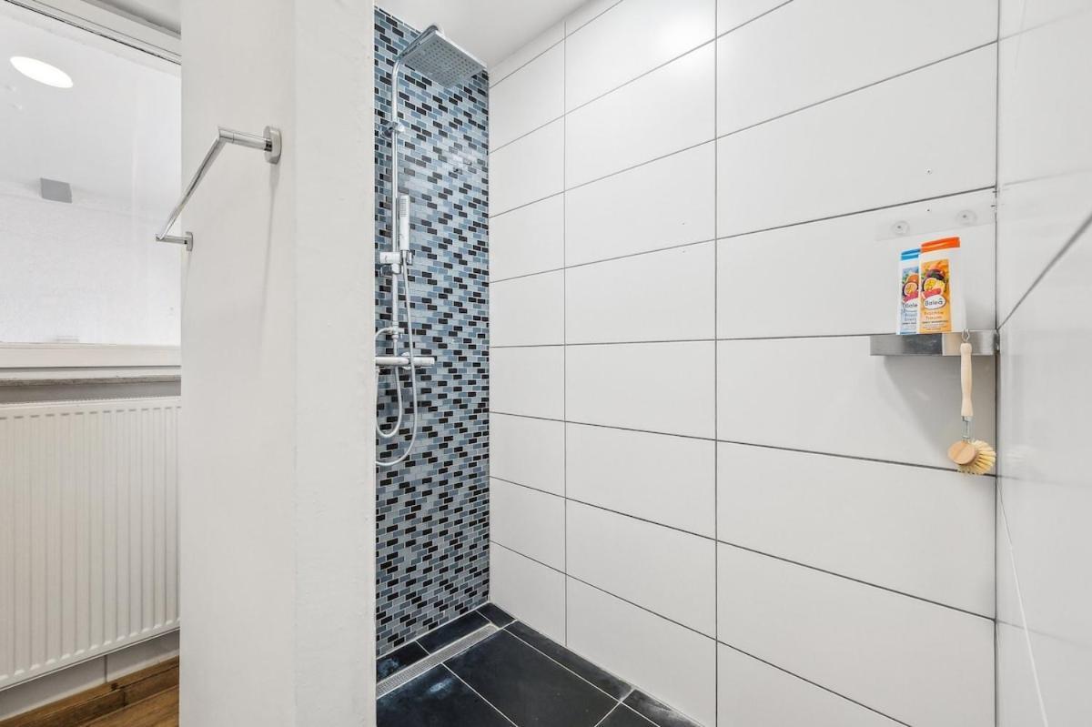 Yello Homes - Loft - Airport & Messe 6 Betten & Wifi Apartment