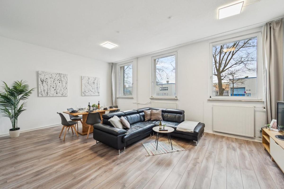 Yello Homes - Loft - Airport & Messe 6 Betten & Wifi Nürnberg