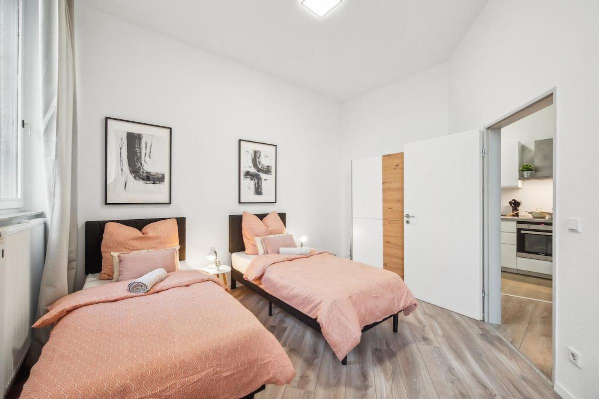 Yello Homes - Loft - Airport & Messe 6 Betten & Wifi *
