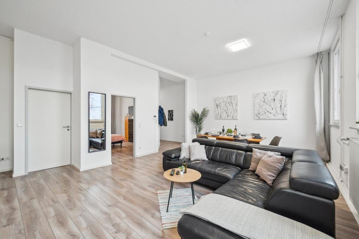 Apartment Yello Homes - Loft - Airport & Messe 6 Betten & Wifi Nürnberg