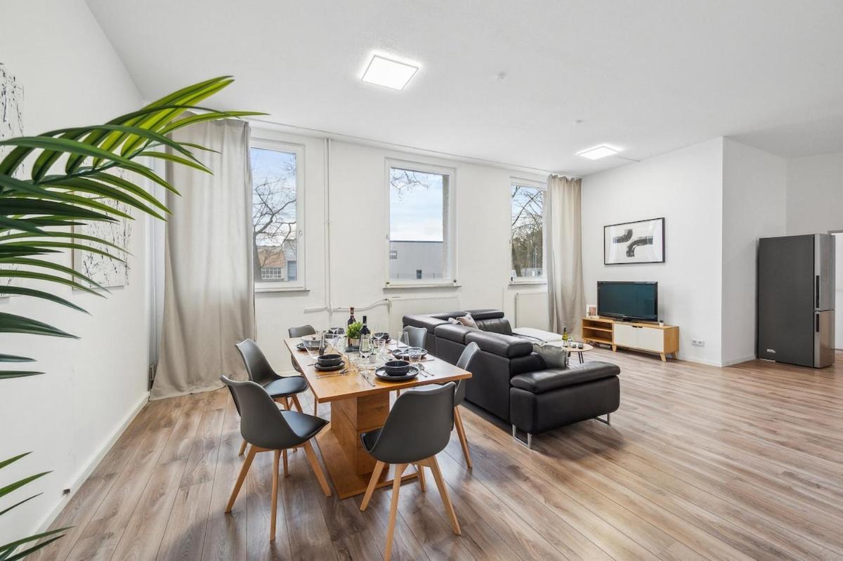 Yello Homes - Loft - Airport & Messe 6 Betten & Wifi Apartment