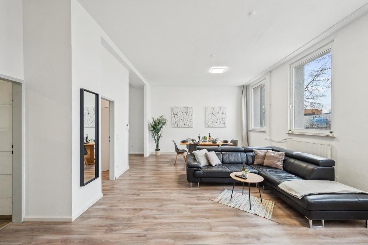 Apartment Yello Homes - Loft - Airport & Messe 6 Betten & Wifi Nürnberg